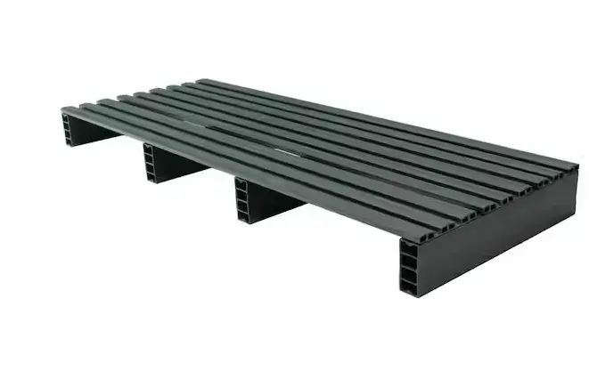Plastic pallet to store batteries (USA)